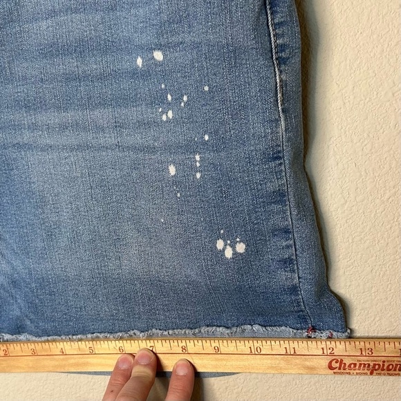 Seven7 Jean Shorts Womens Size 16 Blue Sexy Relaxed Cuffed BleachDots Button Fly - Picture 11 of 14